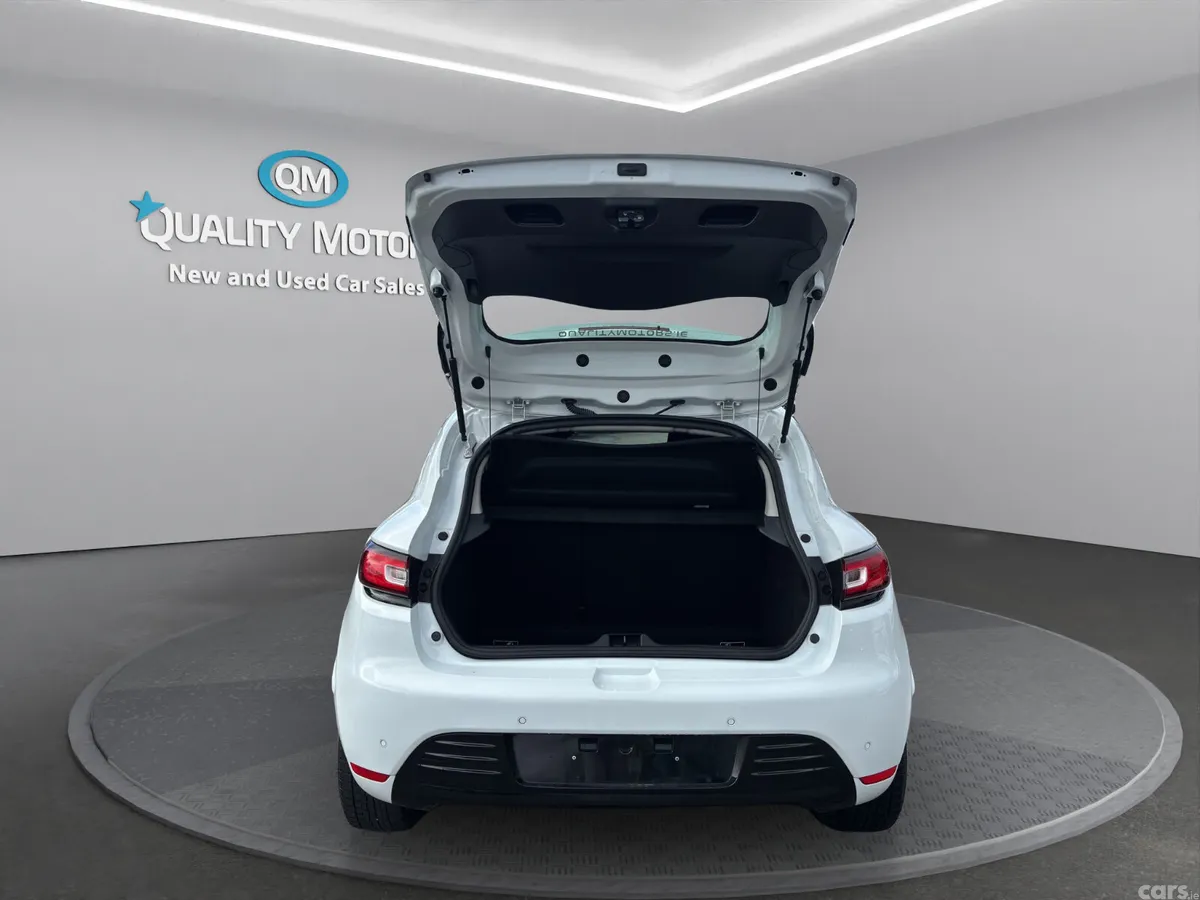 Renault Clio Hatchback, Petrol, 2018, White