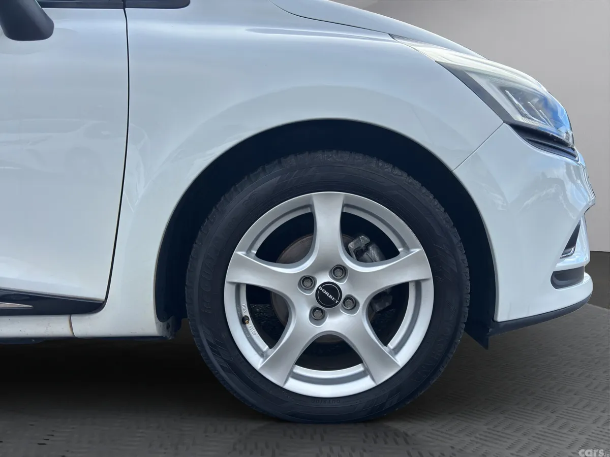 Renault Clio Hatchback, Petrol, 2018, White