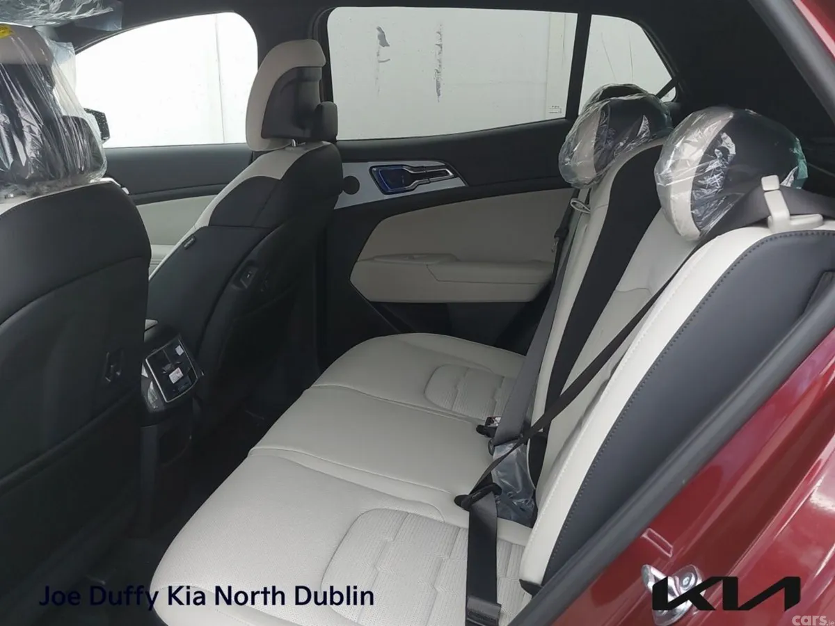 Kia Sportage SUV, Petrol Hybrid, 2026, Red