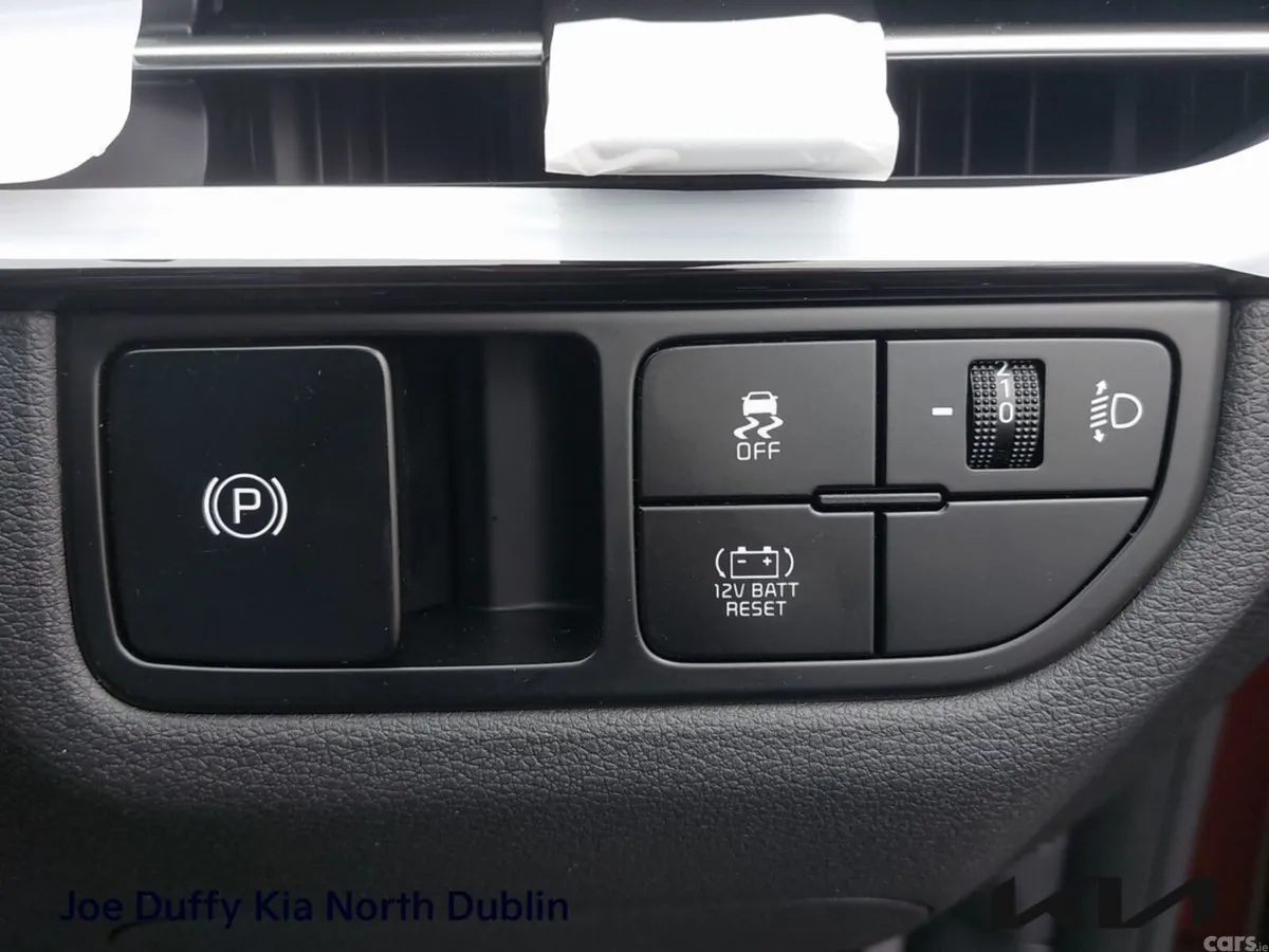 Kia Sportage SUV, Petrol Hybrid, 2026, Red