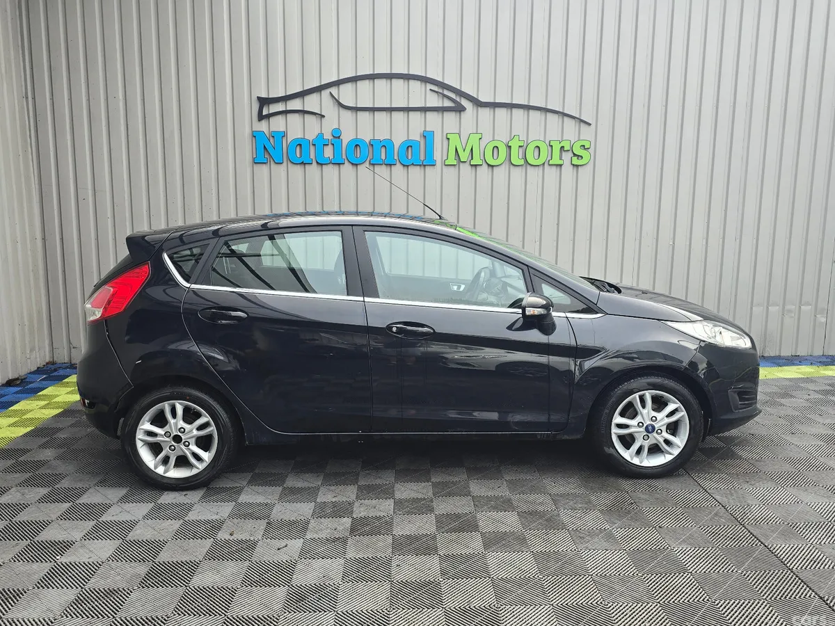 Ford Fiesta Hatchback, Petrol, 2014, Black