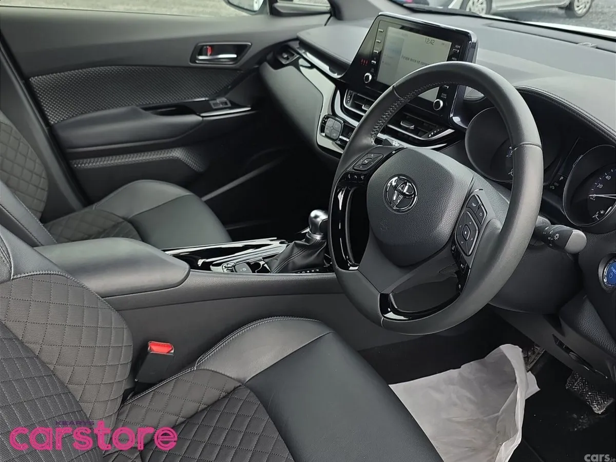 Toyota C-HR Hatchback, Petrol Hybrid, 2022, White