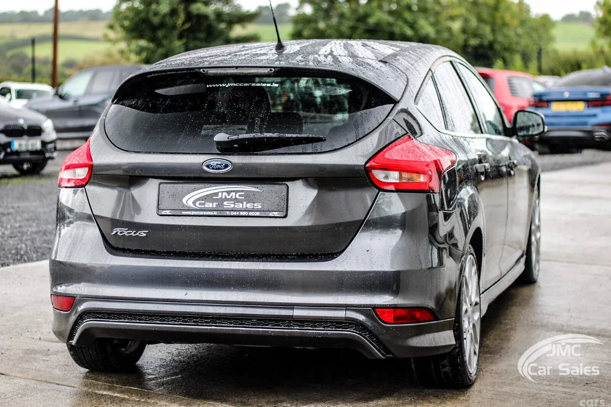 Ford Focus Hatchback, Diesel, 2016, Grey