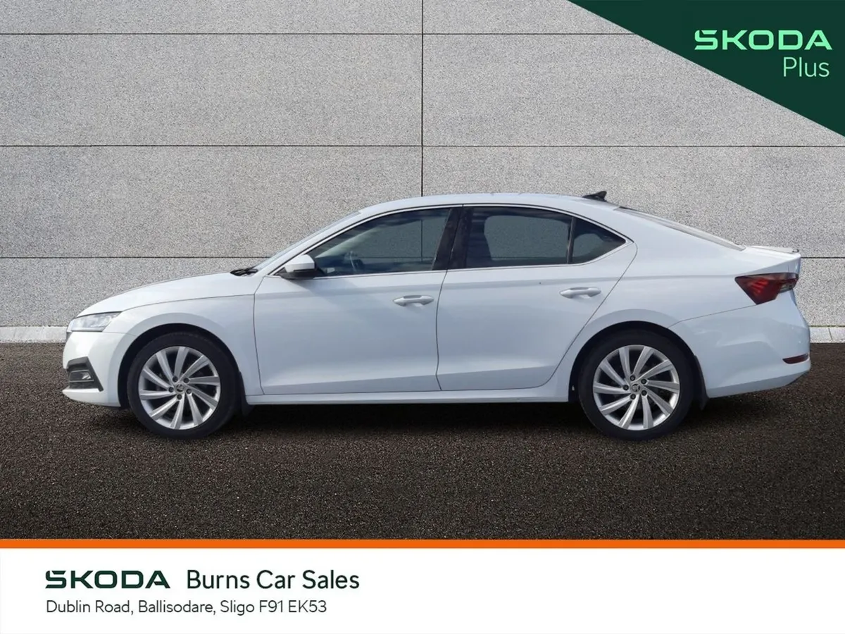 Skoda Octavia Saloon, Petrol, 2023, White