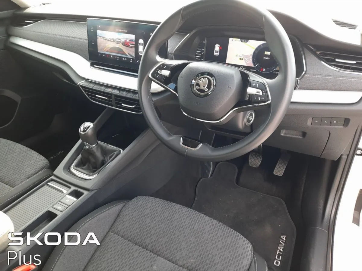 Skoda Octavia Saloon, Petrol, 2023, White