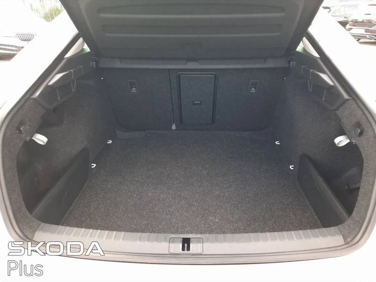 Skoda Octavia Saloon, Petrol, 2023, White