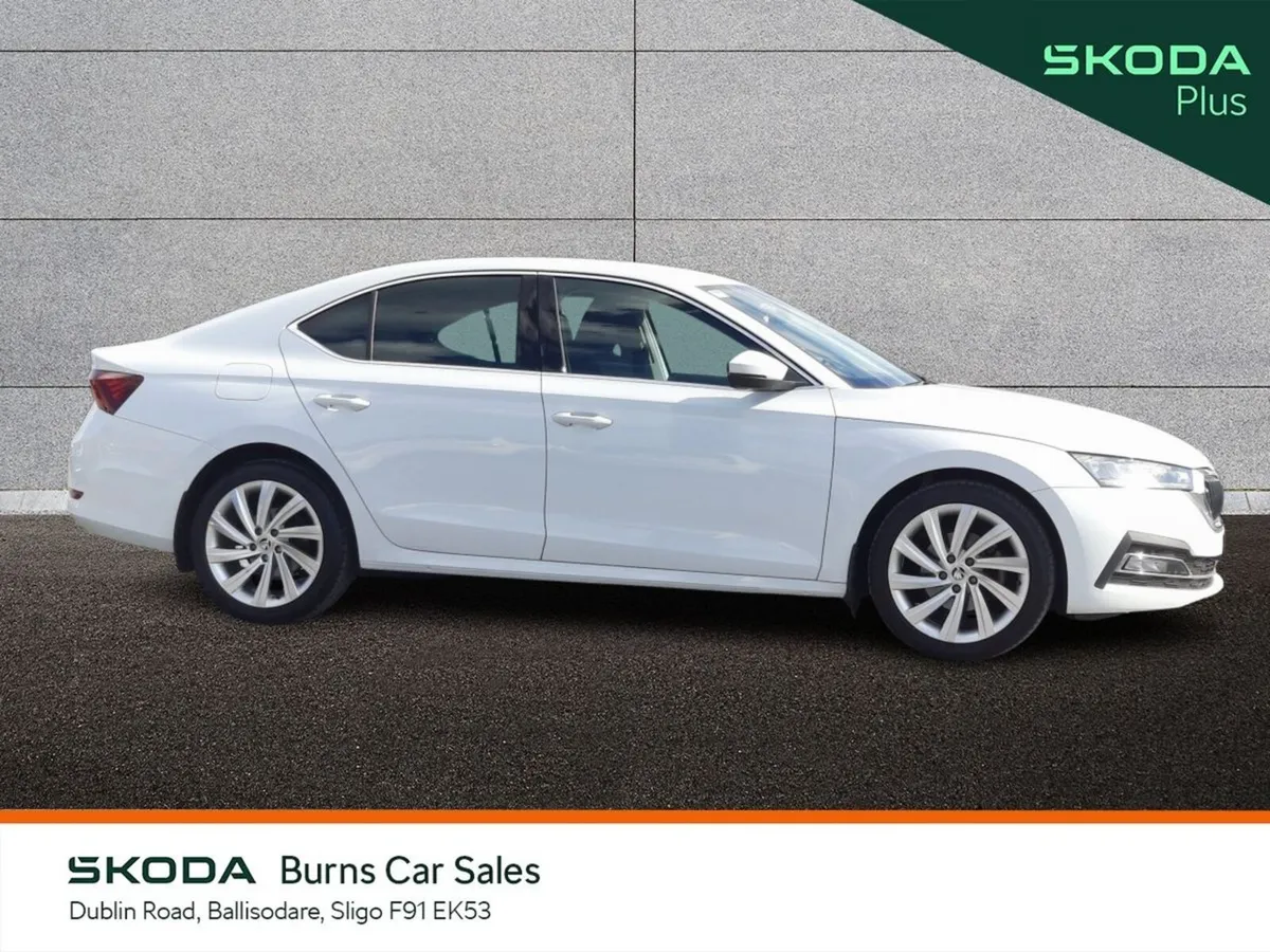 Skoda Octavia Saloon, Petrol, 2023, White