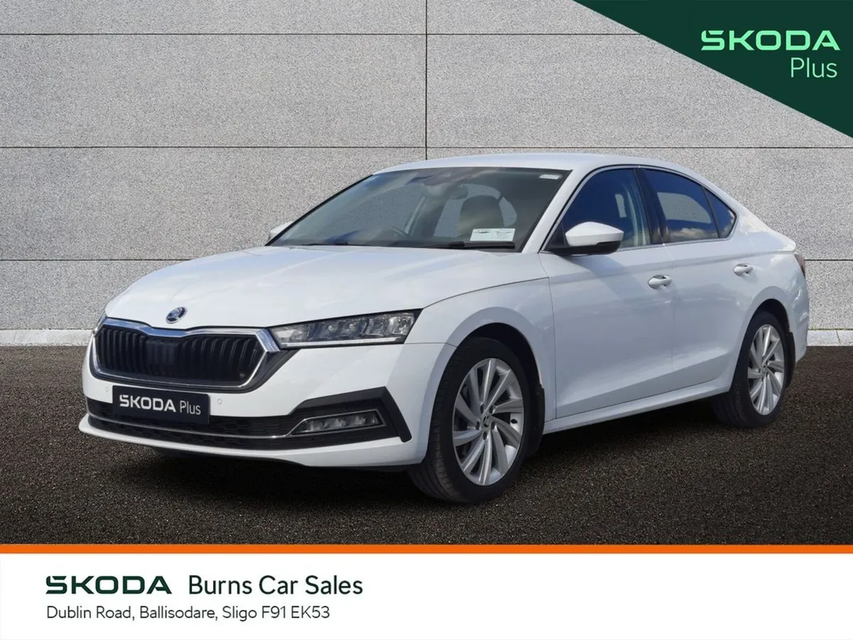 Skoda Octavia Saloon, Petrol, 2023, White
