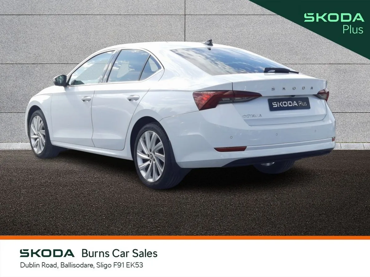 Skoda Octavia Saloon, Petrol, 2023, White