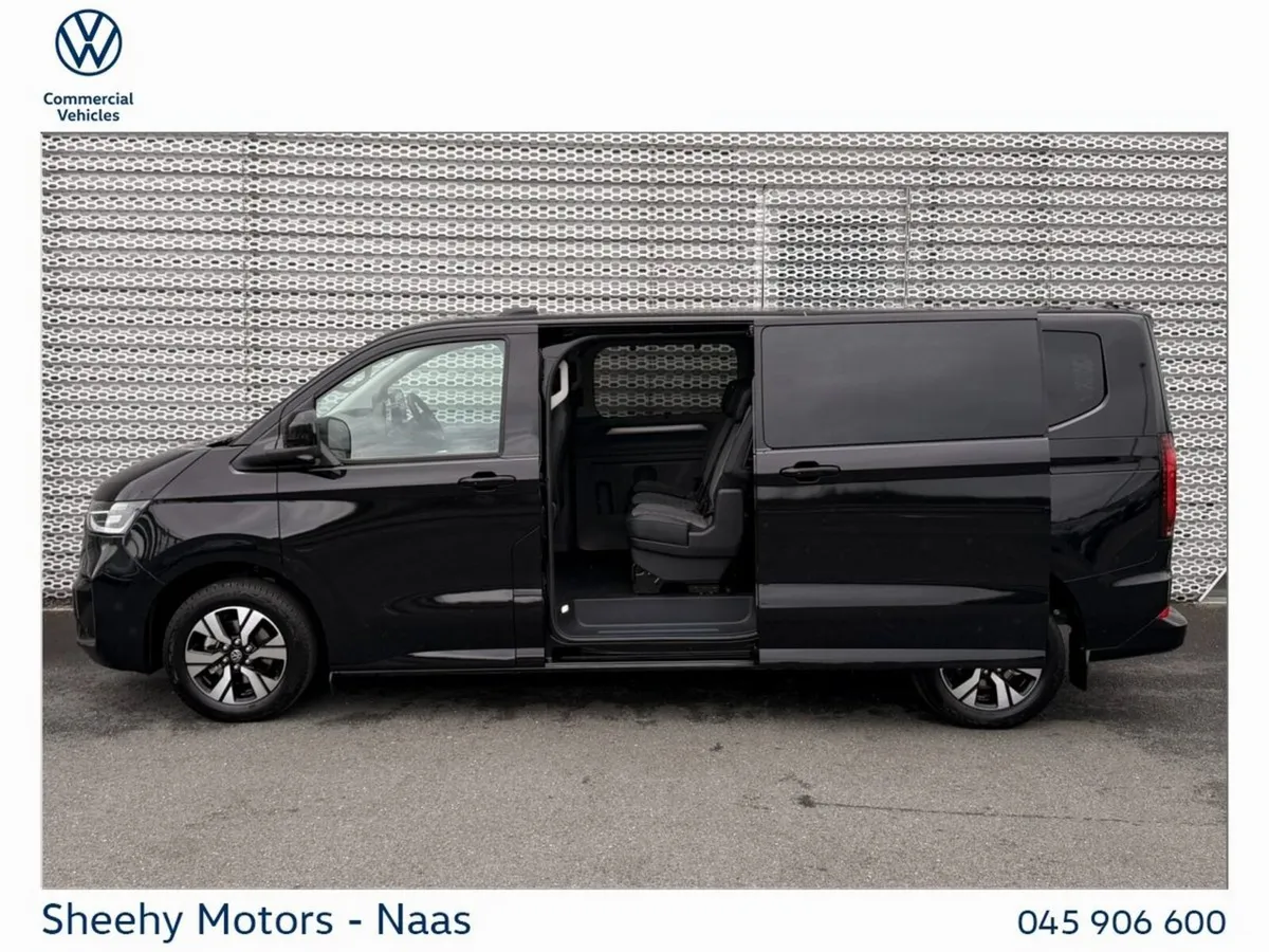 Volkswagen Caravelle MPV, Petrol Plug-in Hybrid, 2027, Black