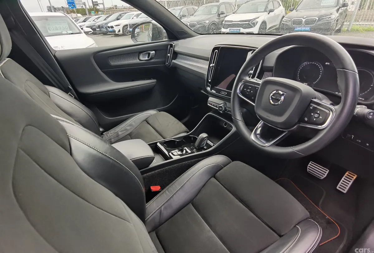 Volvo XC40 SUV, Petrol Plug-in Hybrid, 2021, Black