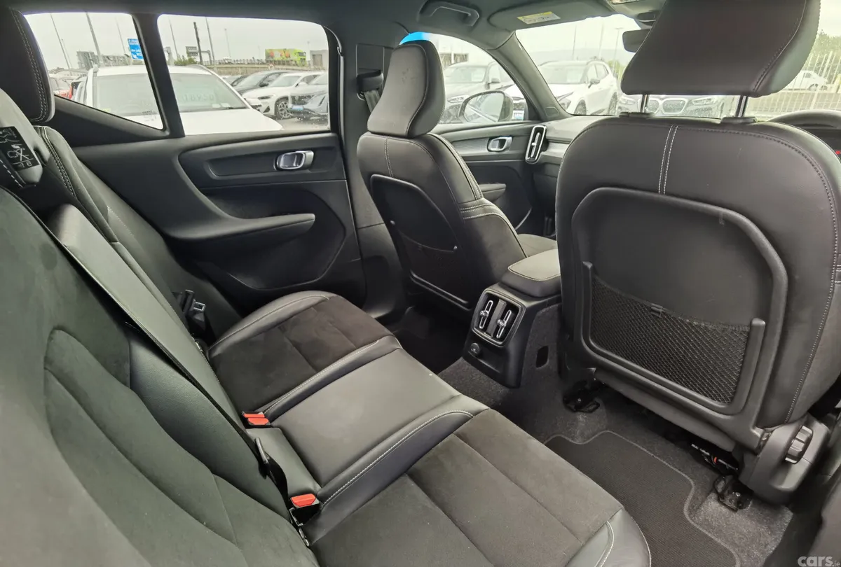 Volvo XC40 SUV, Petrol Plug-in Hybrid, 2021, Black