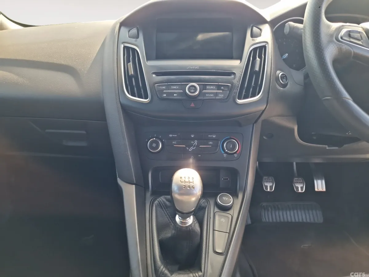 Ford Focus Hatchback, Petrol, 2018, Black