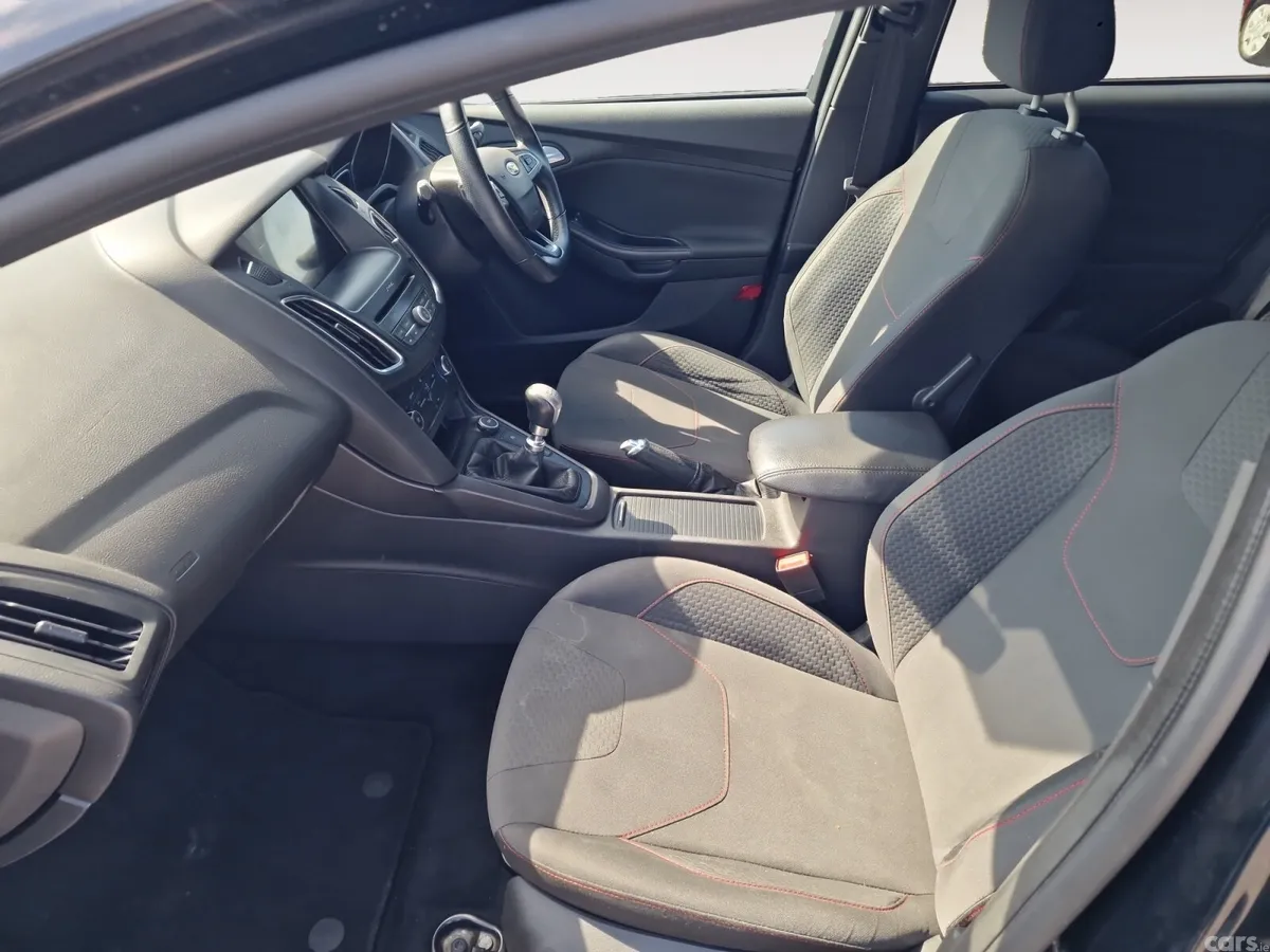 Ford Focus Hatchback, Petrol, 2018, Black