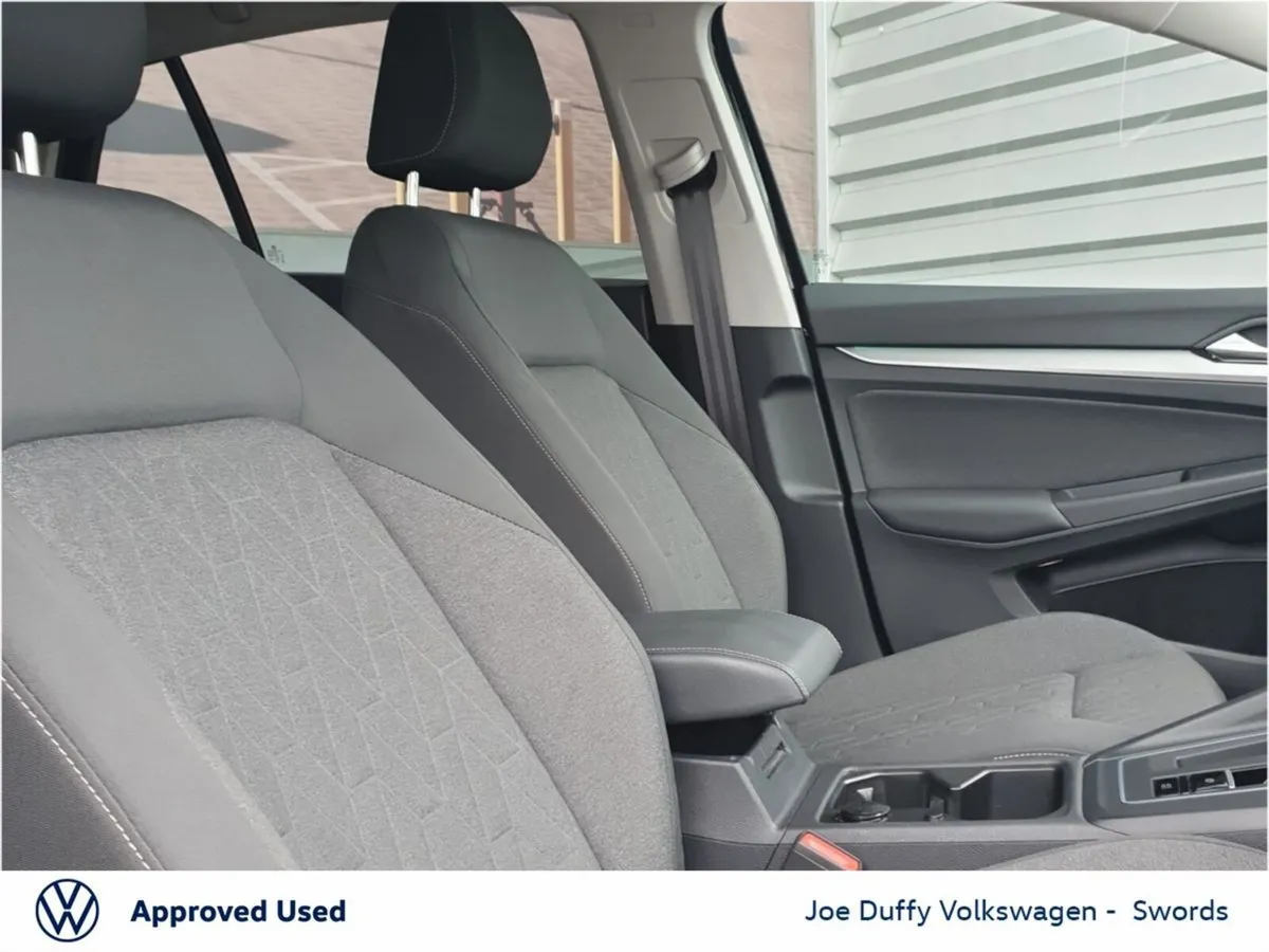 Volkswagen Golf Estate, Petrol Plug-in Hybrid, 2025, Black