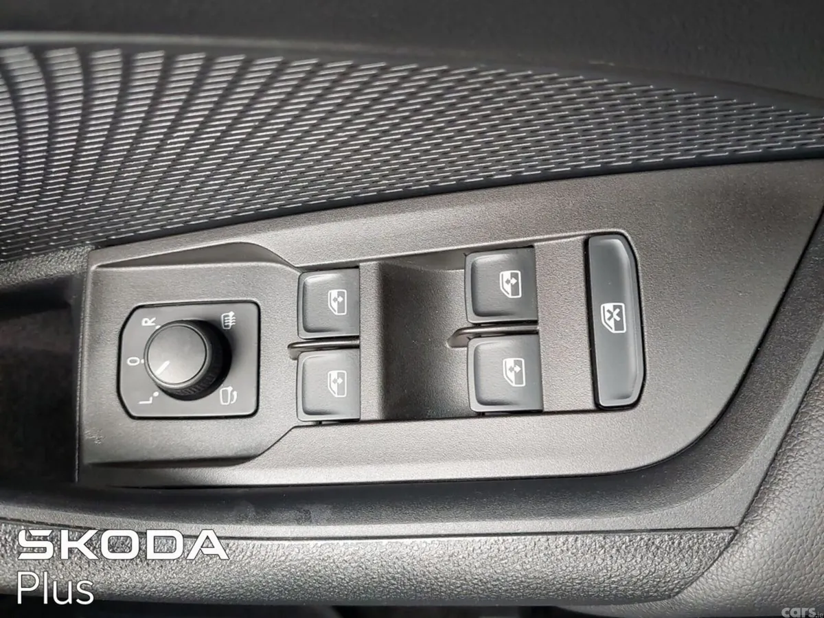Skoda Octavia Saloon, Diesel, 2023, Grey