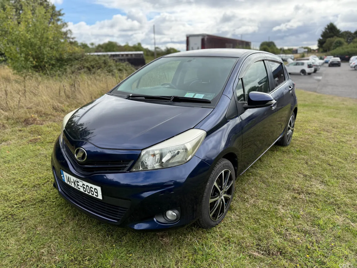 Toyota Vitz Hatchback, Petrol, 2014, Blue