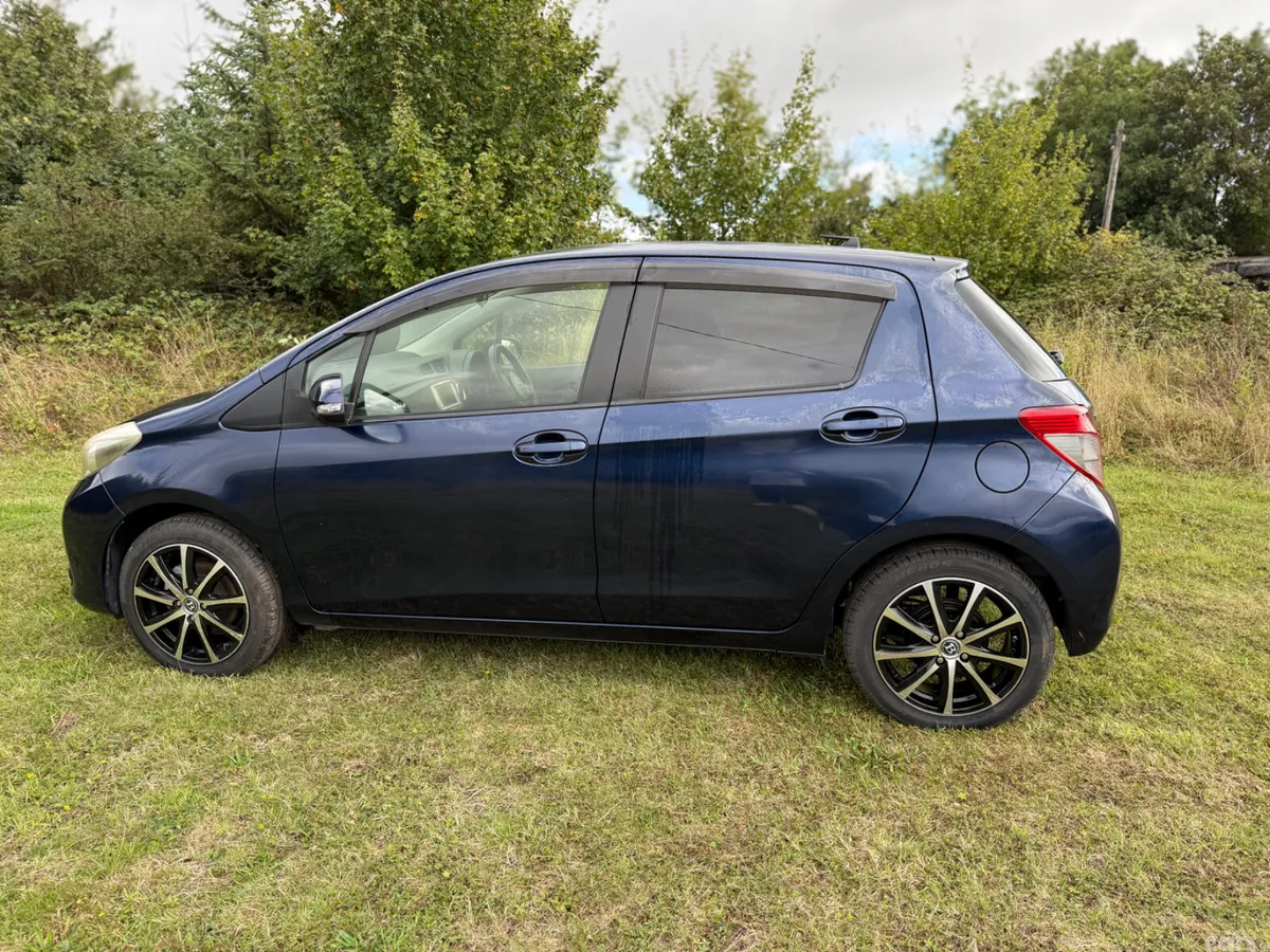 Toyota Vitz Hatchback, Petrol, 2014, Blue