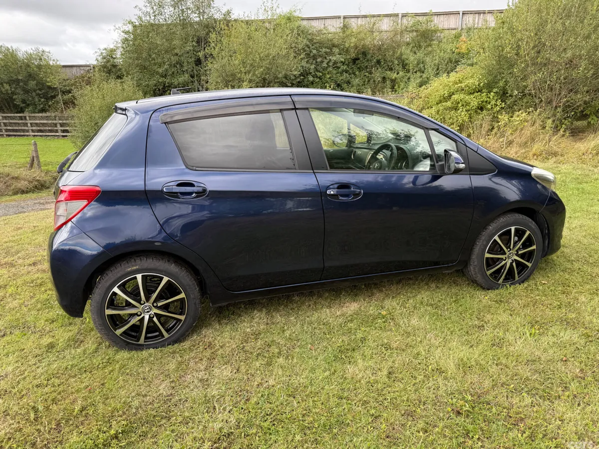 Toyota Vitz Hatchback, Petrol, 2014, Blue