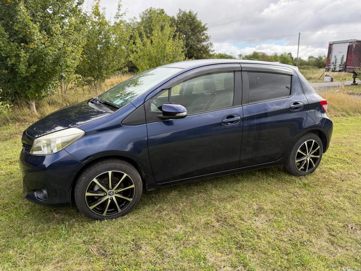 Toyota Vitz Hatchback, Petrol, 2014, Blue
