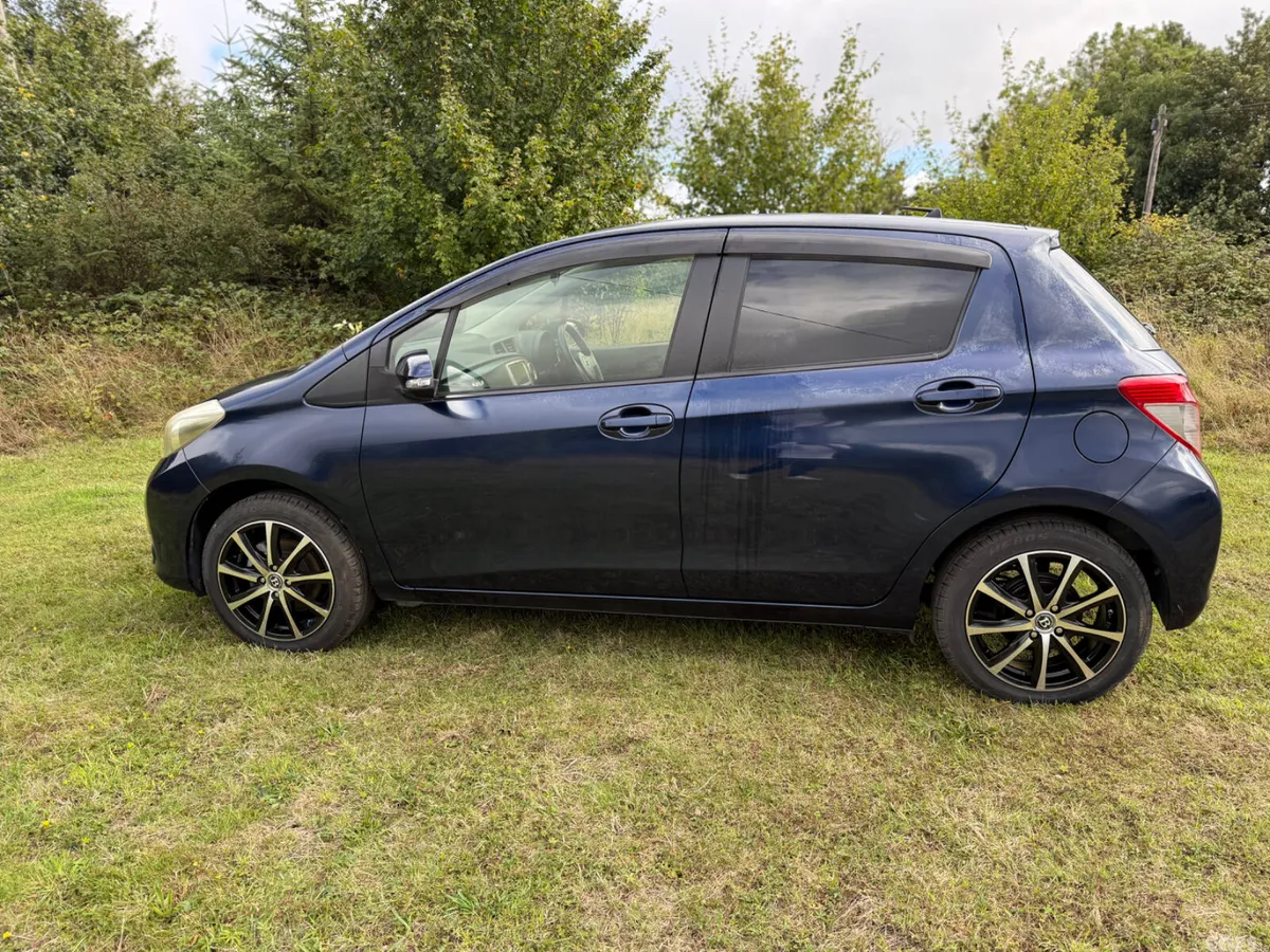 Toyota Vitz Hatchback, Petrol, 2014, Blue