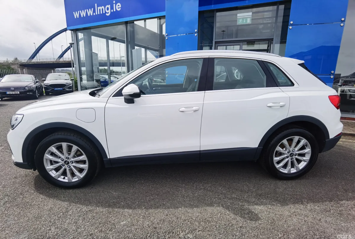 Audi Q3 SUV, Petrol Plug-in Hybrid, 2023, White