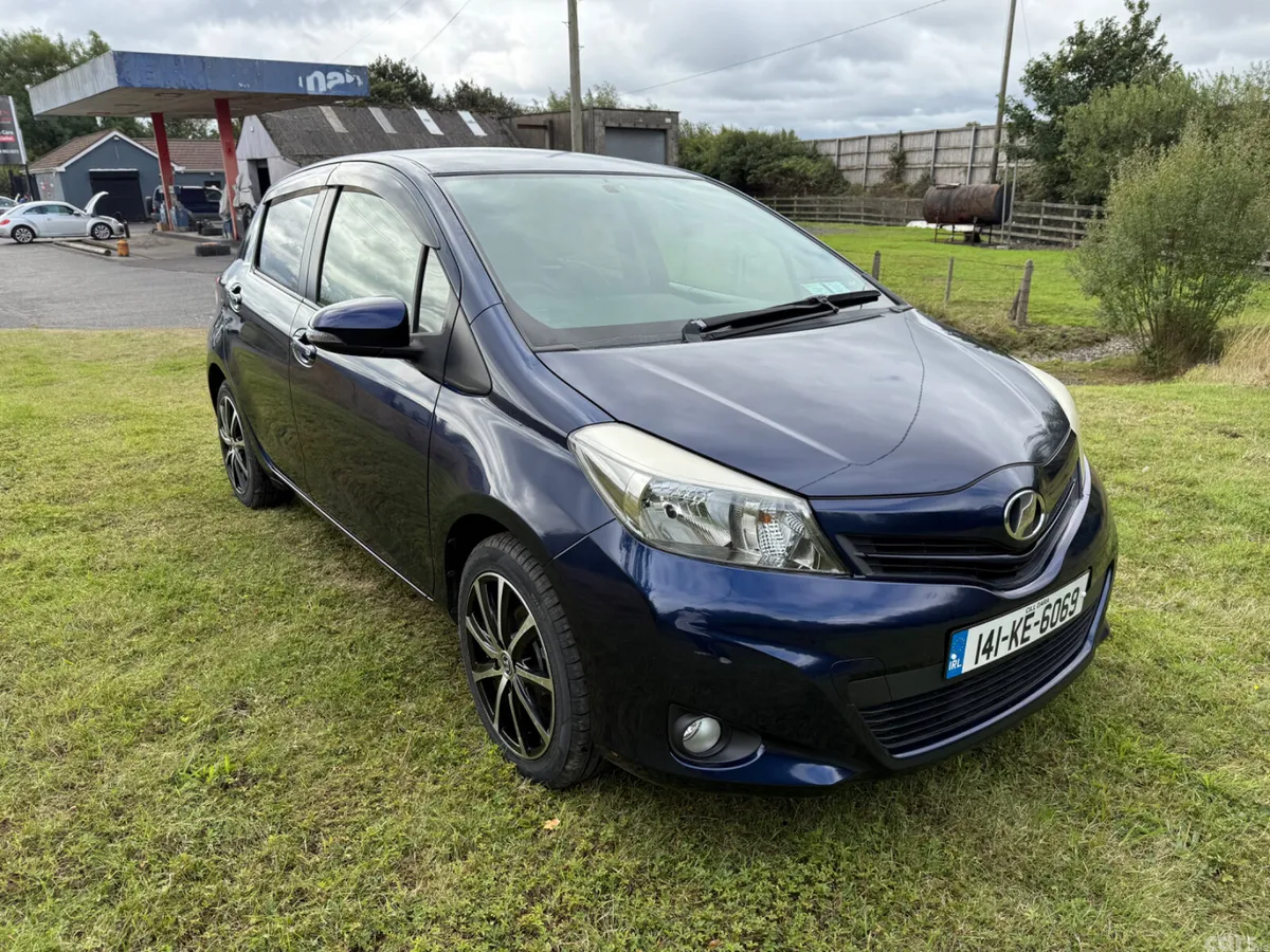 Toyota Vitz Hatchback, Petrol, 2014, Blue