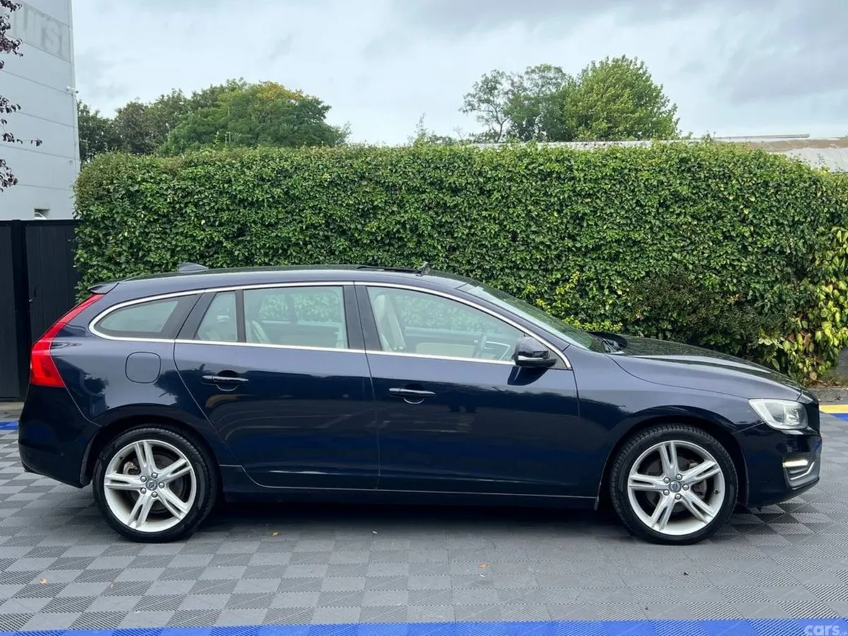 Volvo V60 Estate, Diesel, 2018, Blue