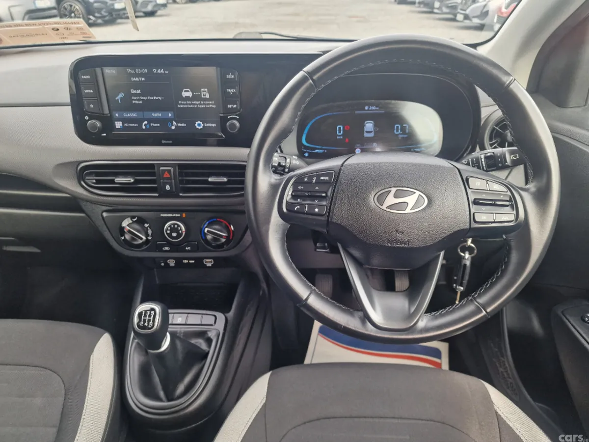 Hyundai i10 Hatchback, Petrol, 2023, White