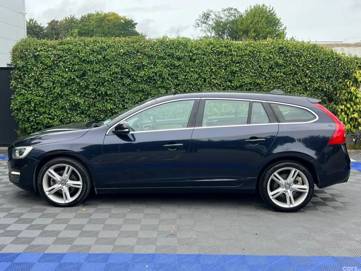 Volvo V60 Estate, Diesel, 2018, Blue