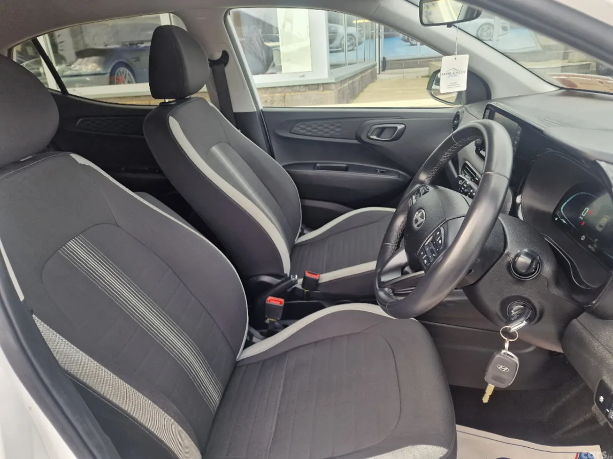 Hyundai i10 Hatchback, Petrol, 2023, White