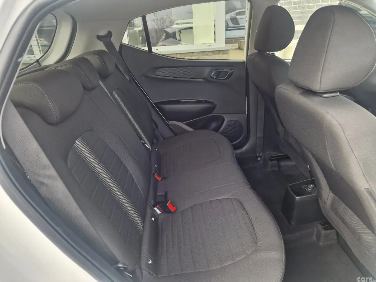 Hyundai i10 Hatchback, Petrol, 2023, White