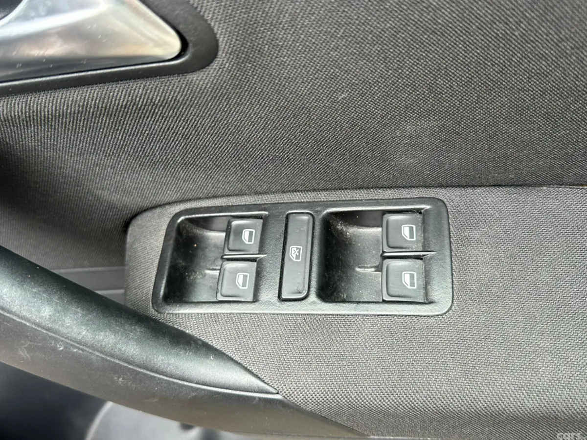 Volkswagen Polo Hatchback, Petrol, 2015, Brown