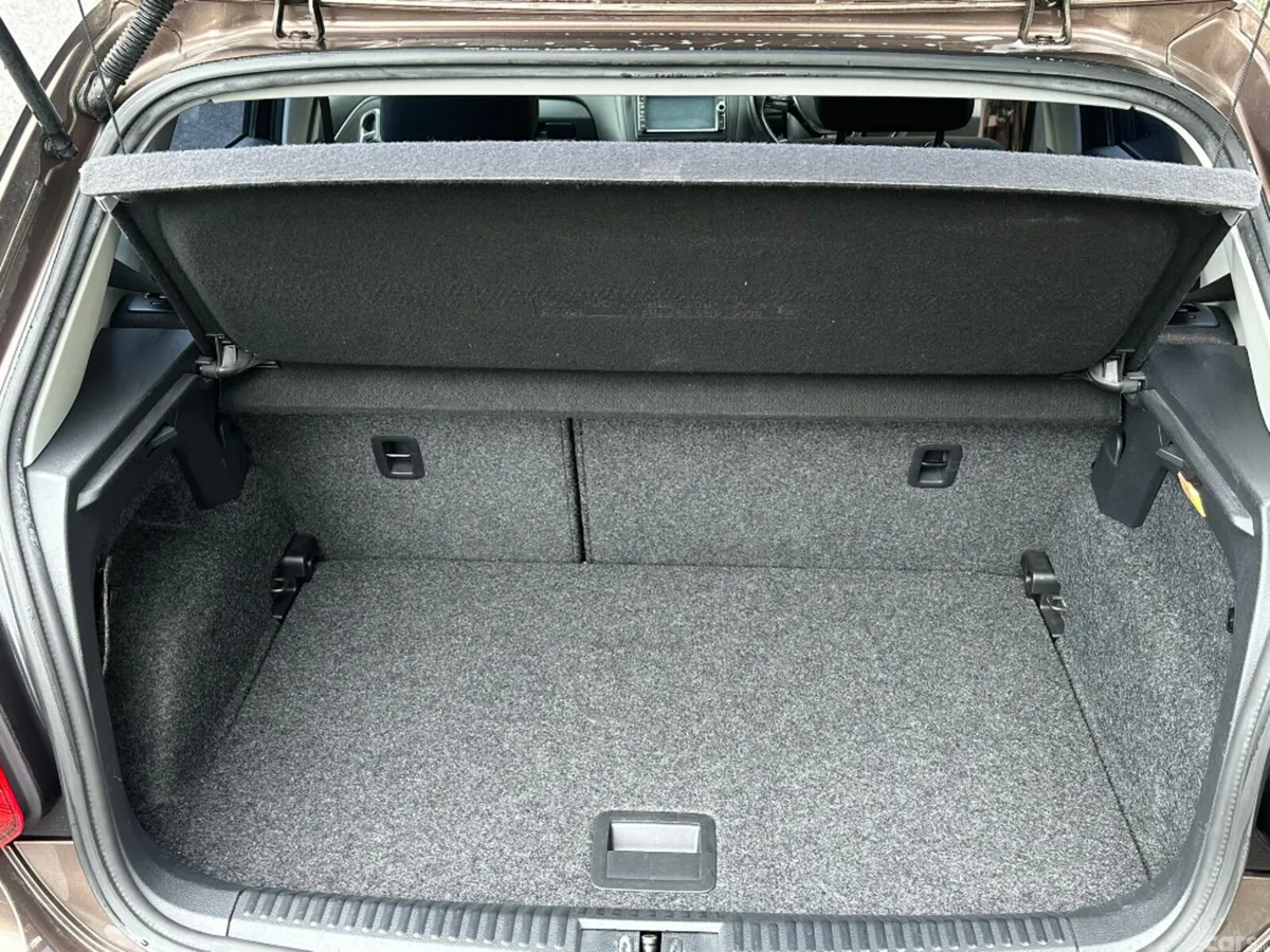 Volkswagen Polo Hatchback, Petrol, 2015, Brown