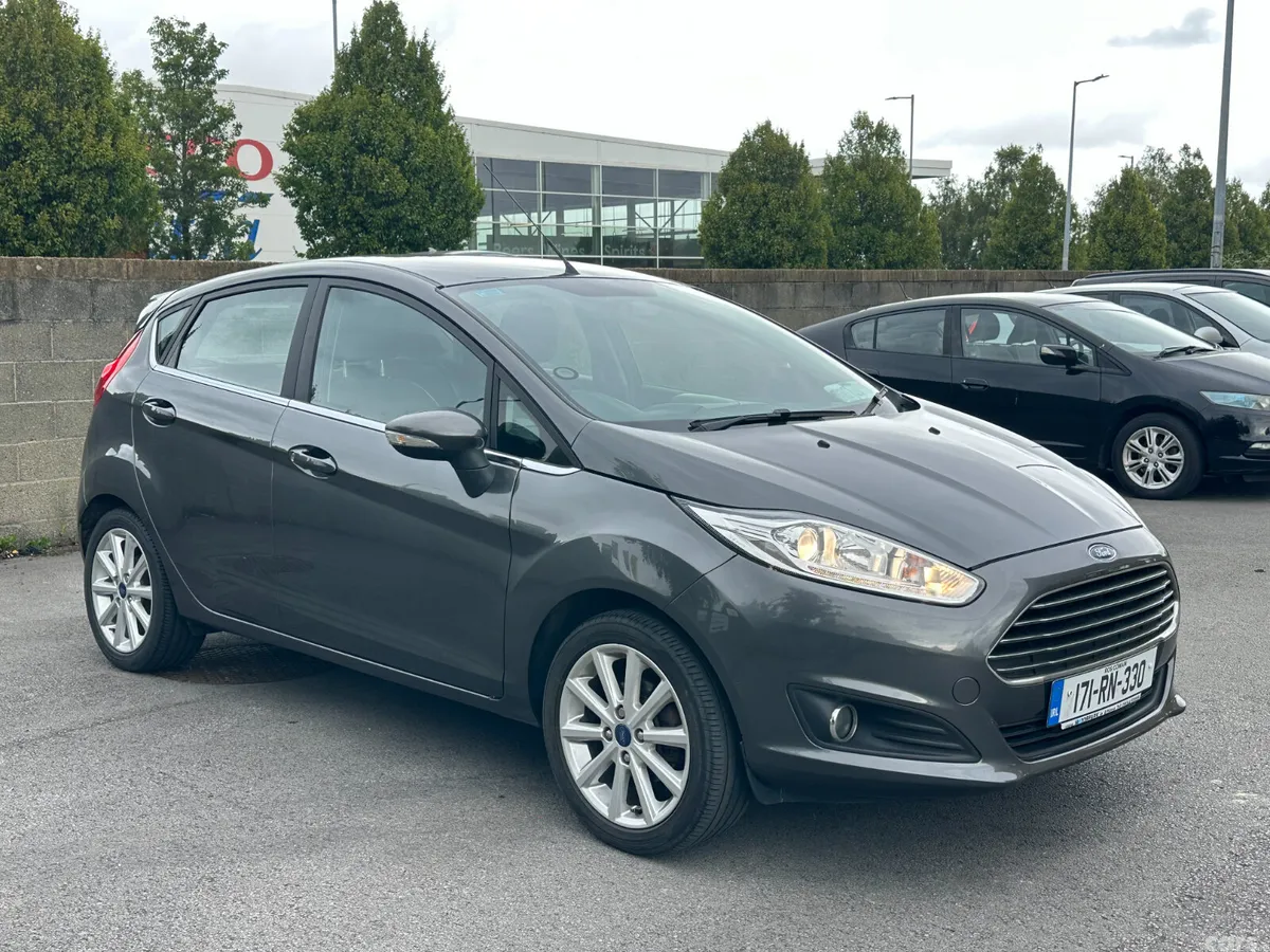 Ford Fiesta Hatchback, Petrol, 2017, Grey