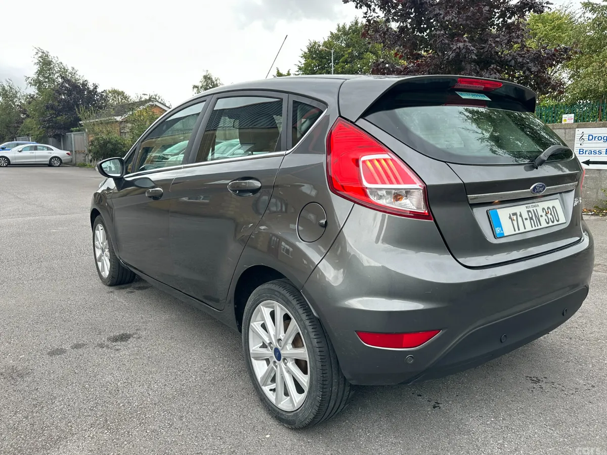 Ford Fiesta Hatchback, Petrol, 2017, Grey