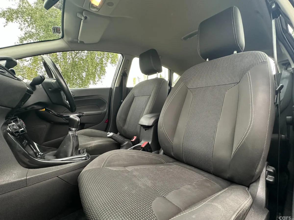 Ford Fiesta Hatchback, Petrol, 2017, Grey