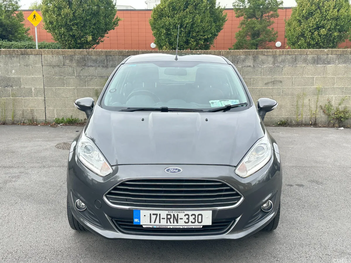 Ford Fiesta Hatchback, Petrol, 2017, Grey