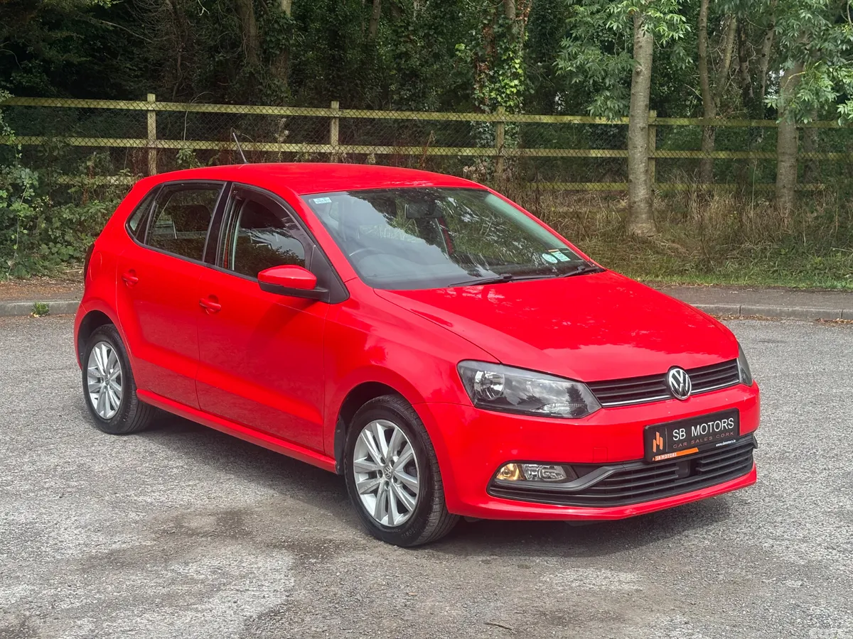 Volkswagen Polo Hatchback, Petrol, 2016, Red