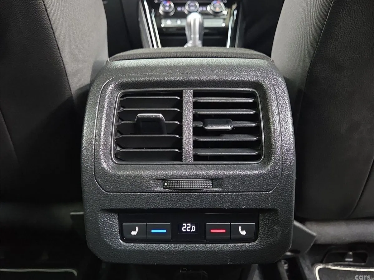 Volkswagen Touran MPV, Petrol, 2018, Blue