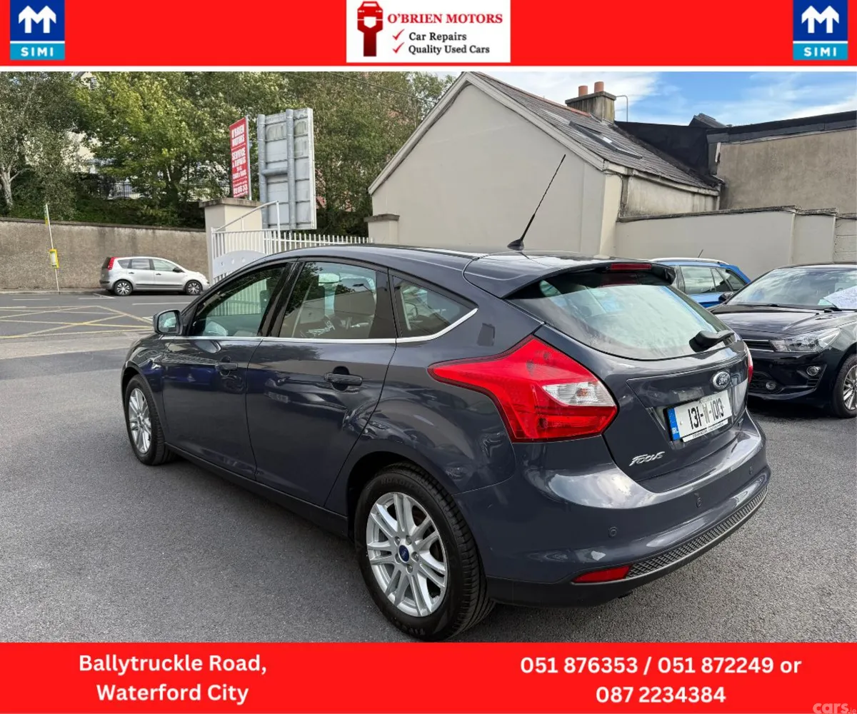 Ford Focus Hatchback, Petrol, 2013, Grey