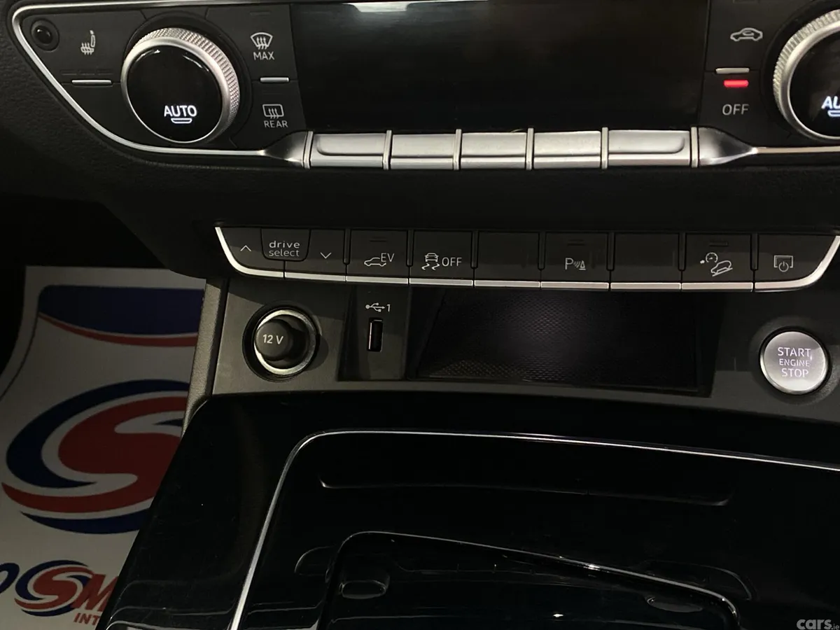 Audi Q5 SUV, Petrol Hybrid, 2023, Blue