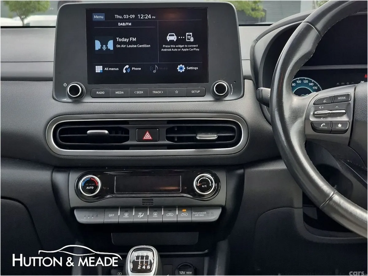 Hyundai KONA SUV, Petrol, 2021, White