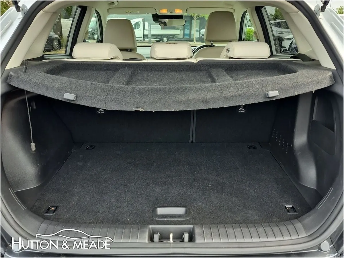 Hyundai KONA SUV, Petrol, 2021, White