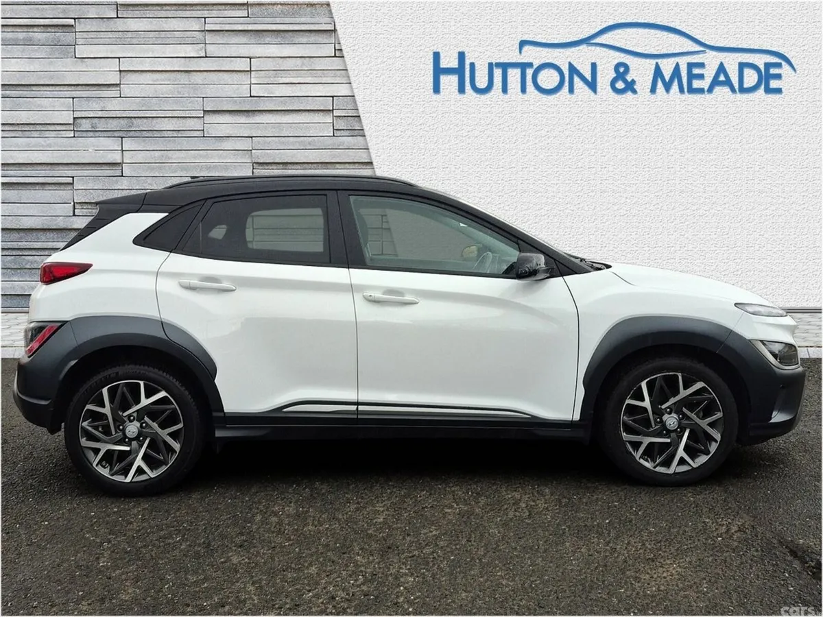 Hyundai KONA SUV, Petrol Hybrid, 2022, White