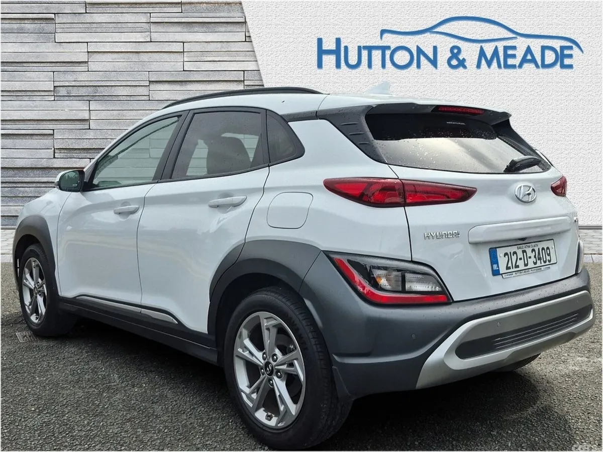 Hyundai KONA SUV, Petrol, 2021, White