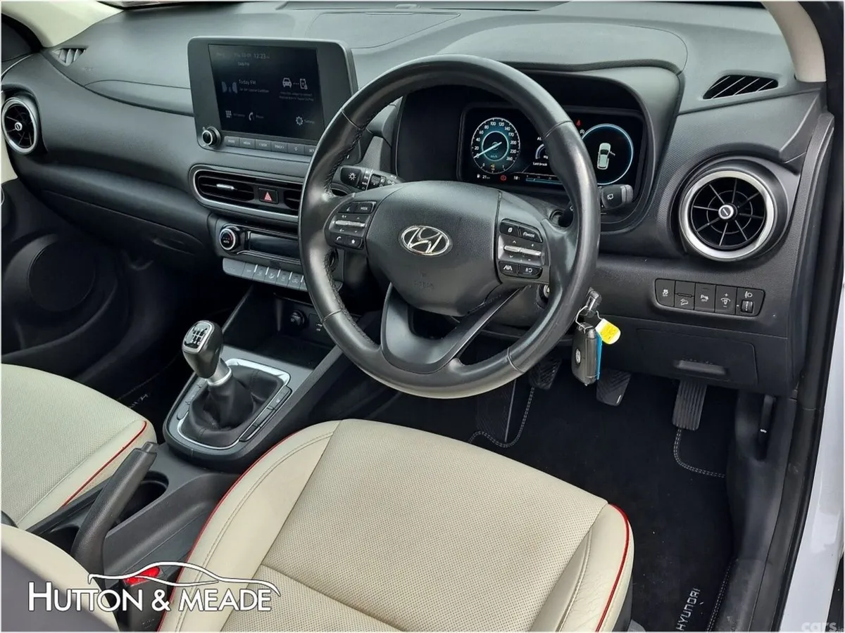 Hyundai KONA SUV, Petrol, 2021, White