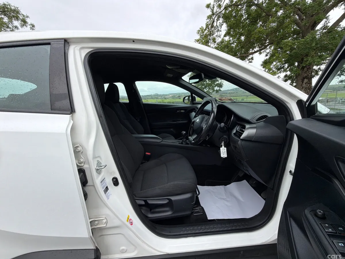 Toyota C-HR Hatchback, Petrol, 2017, White