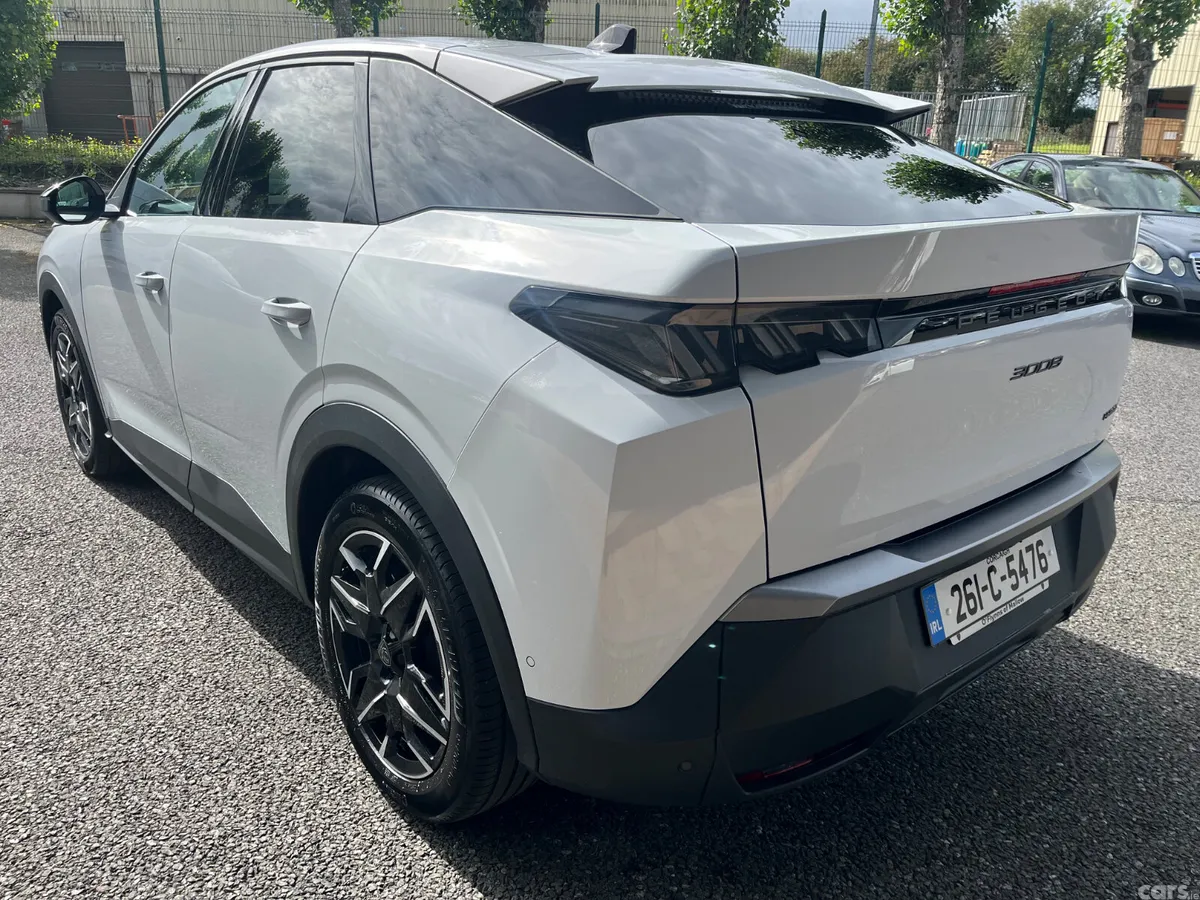 Peugeot 3008 MPV, Petrol, 2026, White