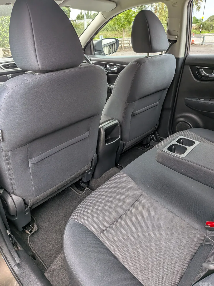 Nissan Qashqai Hatchback, Diesel, 2015, Brown
